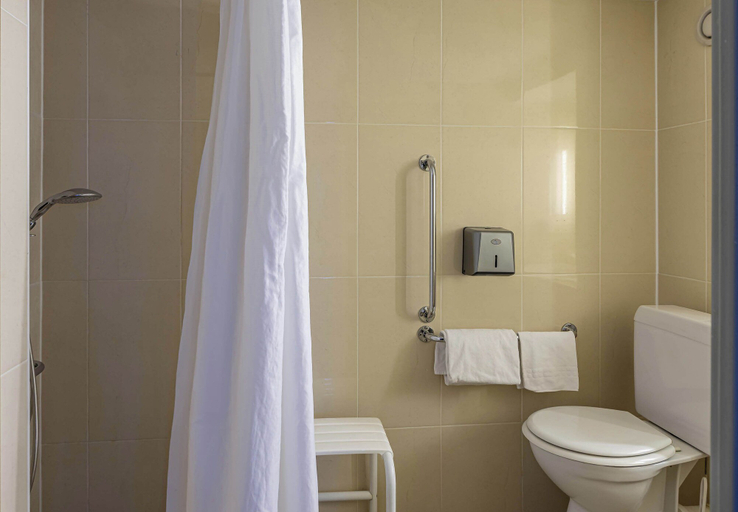 Bathroom 3, B&B HOTEL Bordeaux Mérignac HOTEL de Ville, Gironde