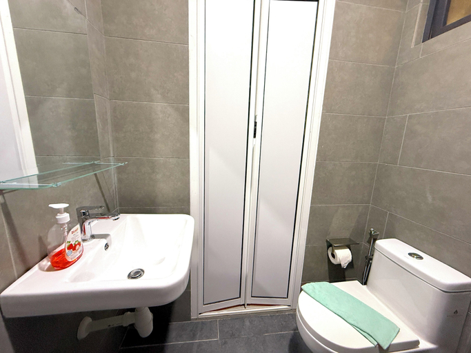 Bathroom 28