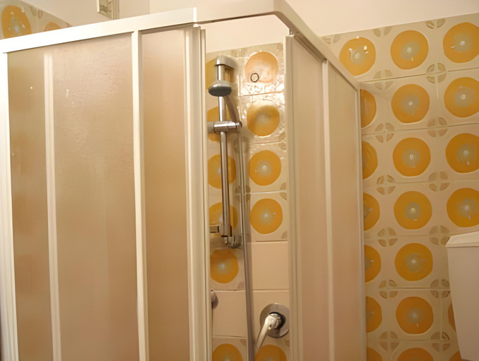 Bathroom 14