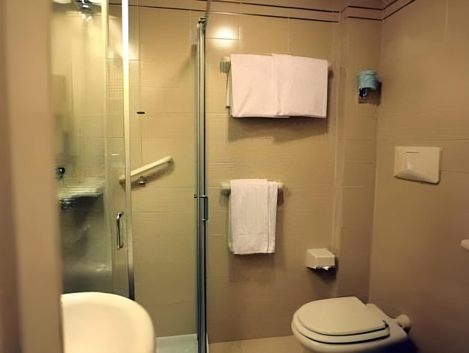 Bathroom 4