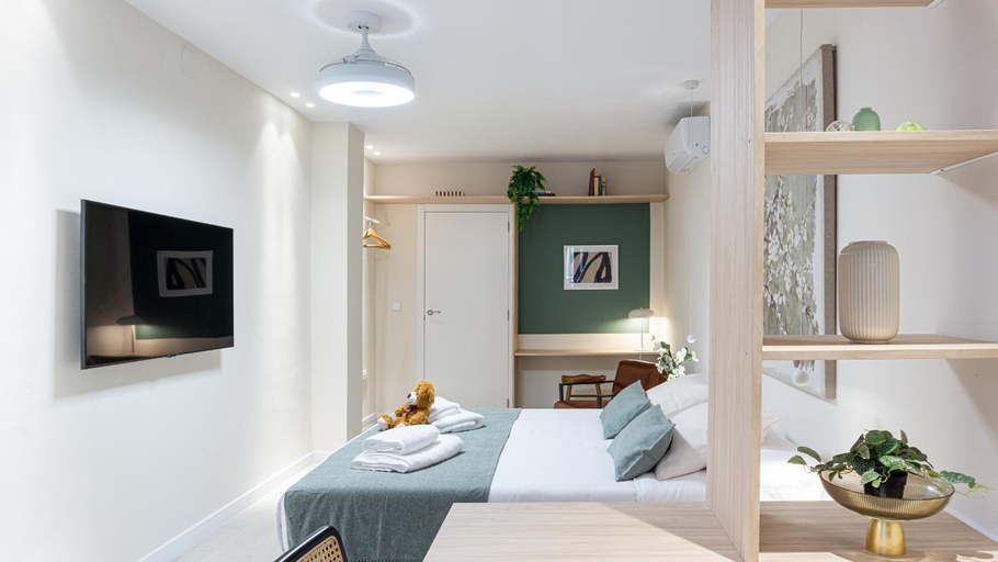 Bedroom, Osito Hub - Pintor Nicolau, Valencia
