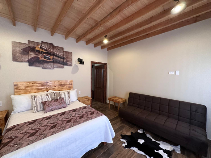 Bedroom 2, Grape Valley Old West Cabins, Ensenada