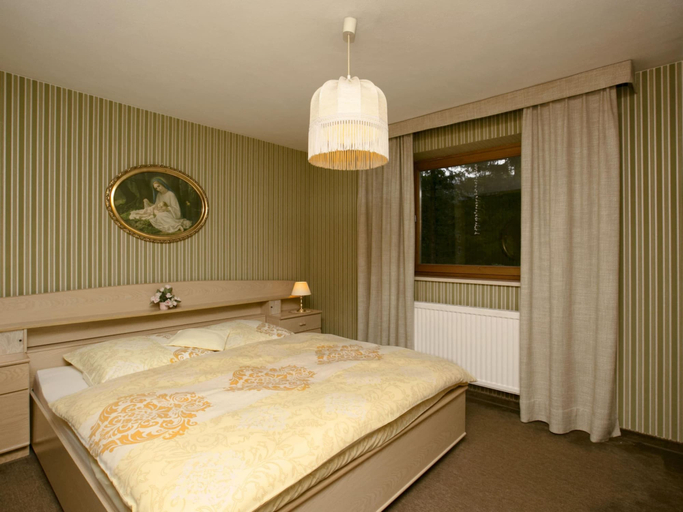 Bedroom 3, Heavenly Apartment in Wängle Tyrol near Walking Trails, Reutte
