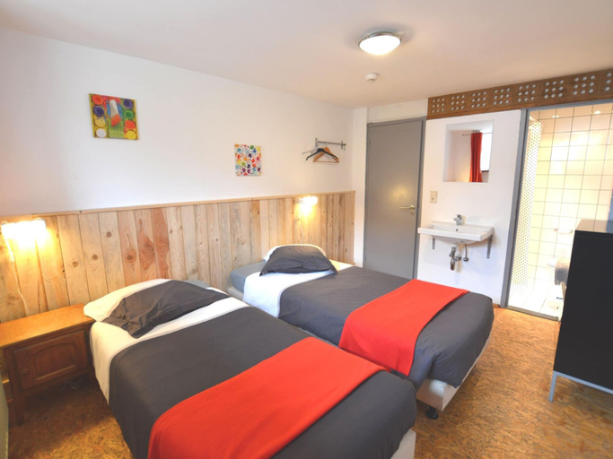 Bedroom 2, Rustic Farmhouse With Pool, Liège