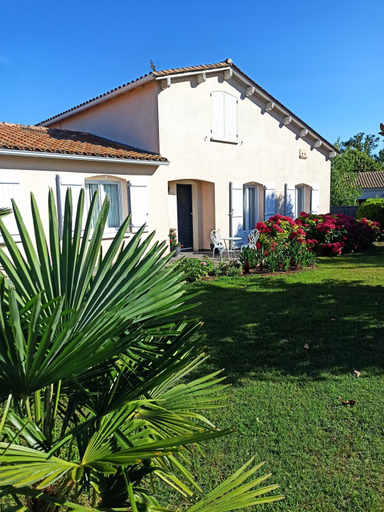 Exterior & Views 1, Magnolia, Charente