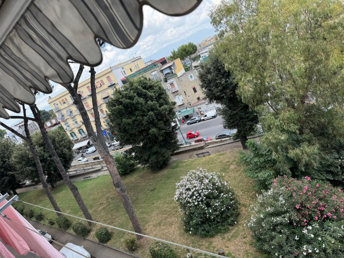 Others 2, Rosy home, Napoli
