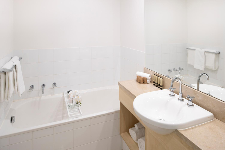 Bathroom 5, Peppers The Hills Lodge, Baulkham Hills - Central