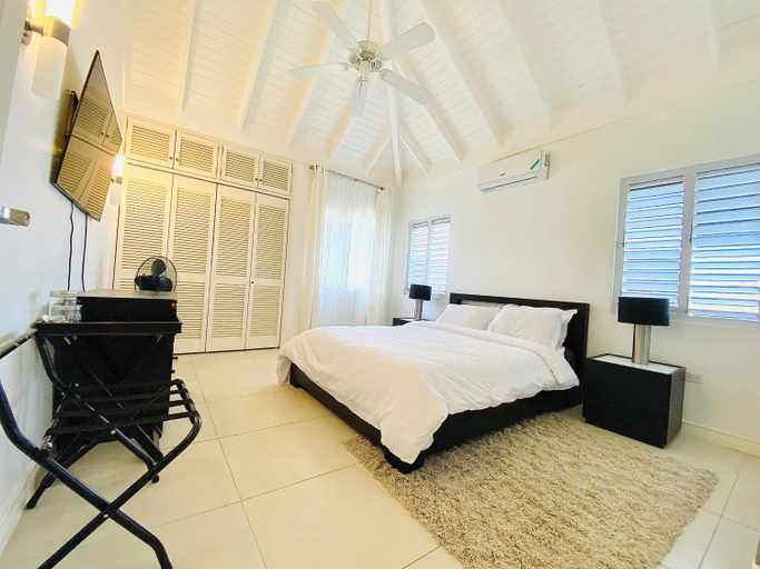 Bedroom 4, Cloud 899
