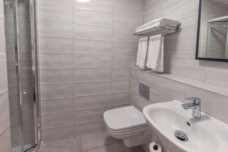 Bathroom 3, Four Points Flex by Sheraton London Kensington Olympia, London