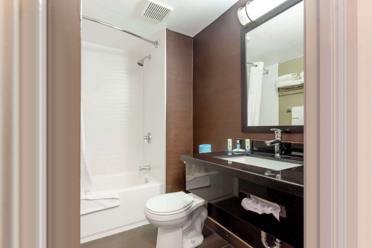 Bathroom 24