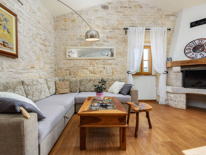 Others 5, Lovely Stone House With Private Swimming Pool, Tinjan