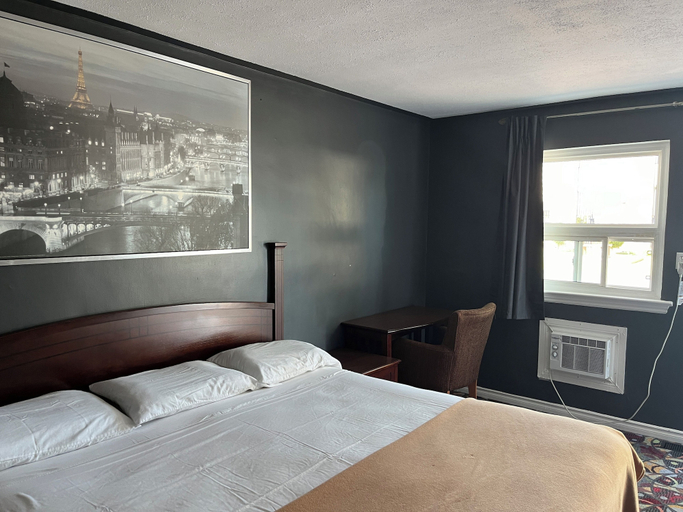 Bedroom 4, East Court Motel, Lambton