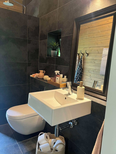 Bathroom, Riverside Cottage, Skorradalshreppur