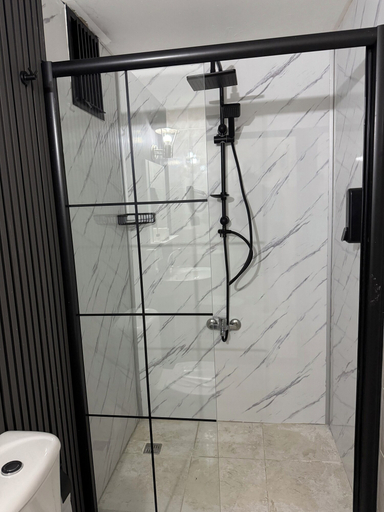 Bathroom 10