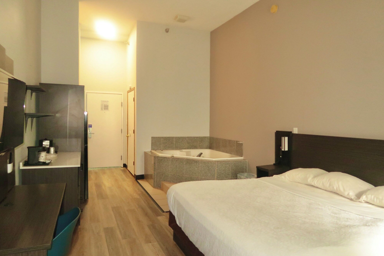 Bedroom 2, Studio 6 Elkhart, IN- Kitchenette Rooms, Elkhart