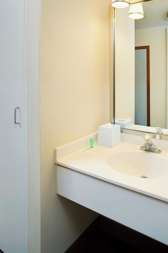 Bathroom 4, Four Points Philadelphia Airport, Philadelphia