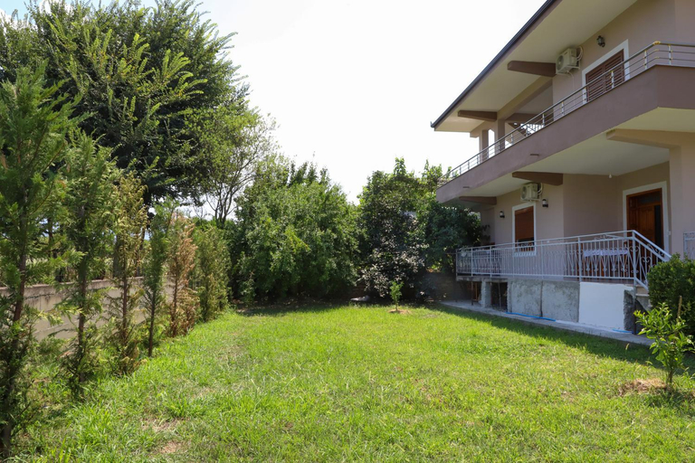 Others 5, Villa Fjorentin Berat, Beratit