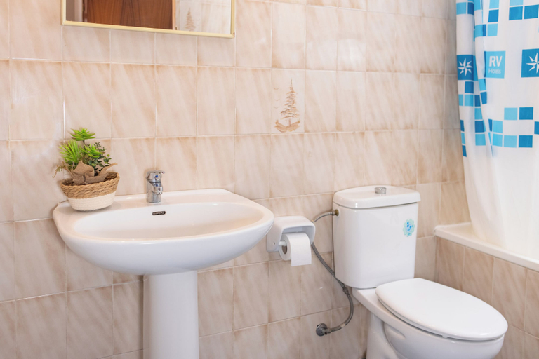 Bathroom 3, RVApartaments La Pineda, Girona