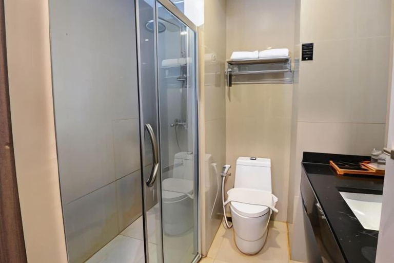 Bathroom 10