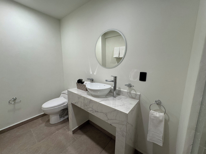 Bathroom 4, Colmena Hotel Los Cabos Marina, La Paz