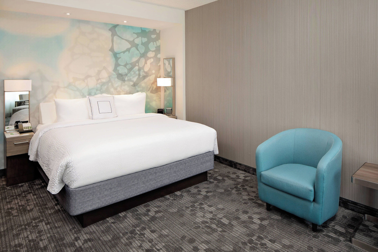 Bedroom 4, Courtyard by Marriott Dallas Downtown/Reunion District, Dallas