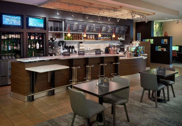 Food & Drinks 4, Courtyard by Marriott Charlotte City Center, Mecklenburg
