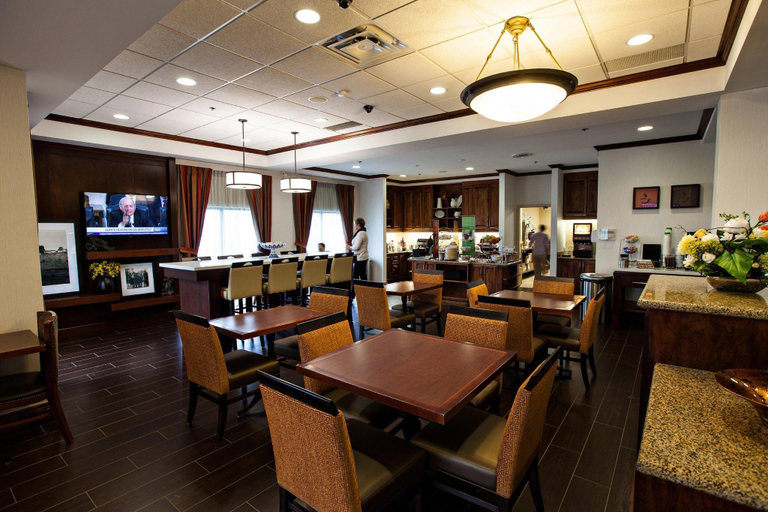 Food & Drinks 4, Hampton Inn By Hilton Napanee, Lennox and Addington