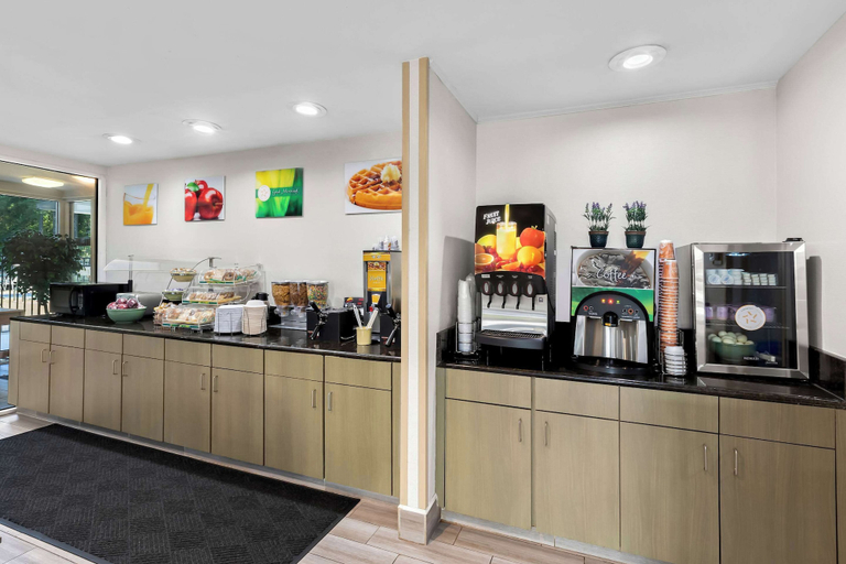 Food & Drinks 5, Quality Inn Atlanta Northlake, DeKalb
