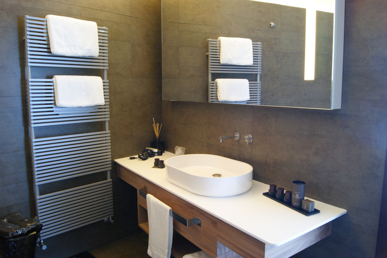 Bathroom 5, Eolian Milazzo Hotel, Messina