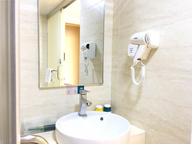 Bathroom 3, Jtour Inn Wuhan Hankou Railway East Plaza, Wuhan