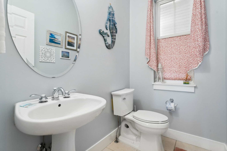 Bathroom 4, Seafoam by Avantstay 2 Blocks to Beach!, Bay