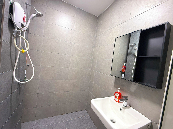 Bathroom 26