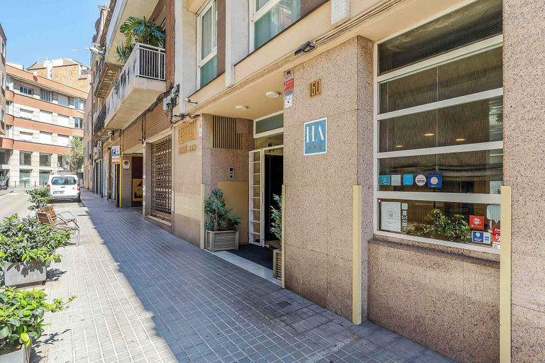 Exterior & Views 2, Aparthotel Bertran, Barcelona