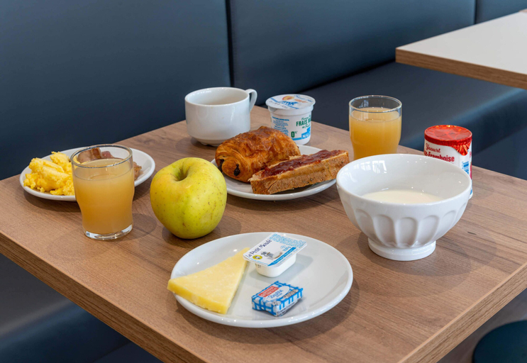 Food & Drinks 5, B&B HOTEL Aix-Les-Bains, Savoie