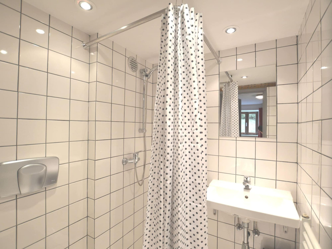 Bathroom 3, Rustic Farmhouse With Pool, Liège
