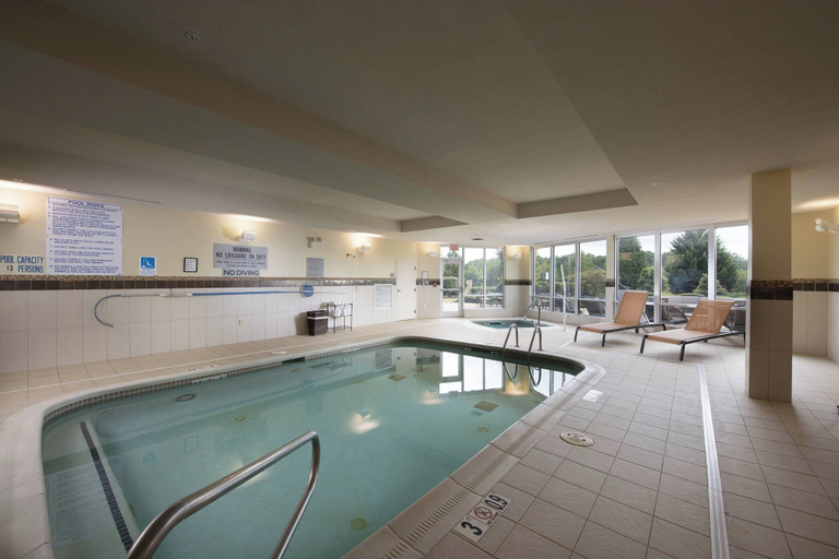 Sport & Beauty, Courtyard by Marriott Atlanta McDonough, Henry
