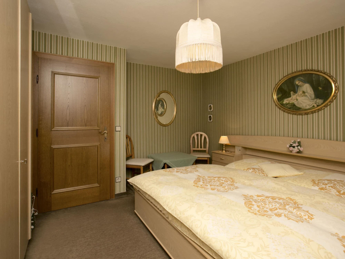 Bedroom 4, Heavenly Apartment in Wängle Tyrol near Walking Trails, Reutte