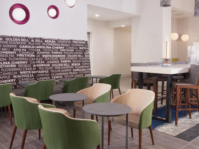 Food & Drinks, Hampton Inn & Suites by Hilton Augusta-Washington Rd, Richmond