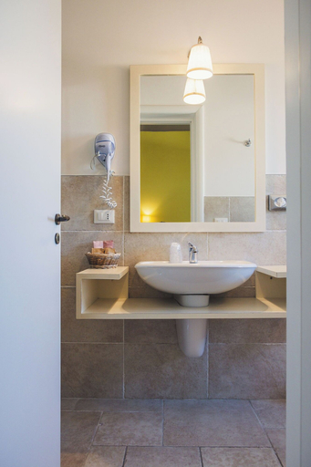 Bathroom 5, Masseria Santa Teresa, Bari