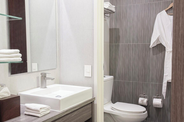 Bathroom, Hotel Casa Inn Galerias, Celaya