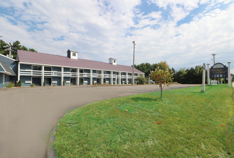 Yankee Clipper Inn, Carroll