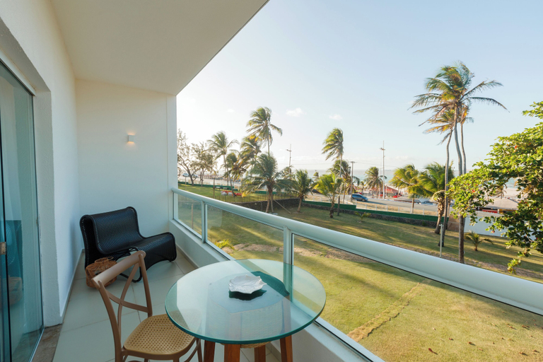 Exterior & Views 26
