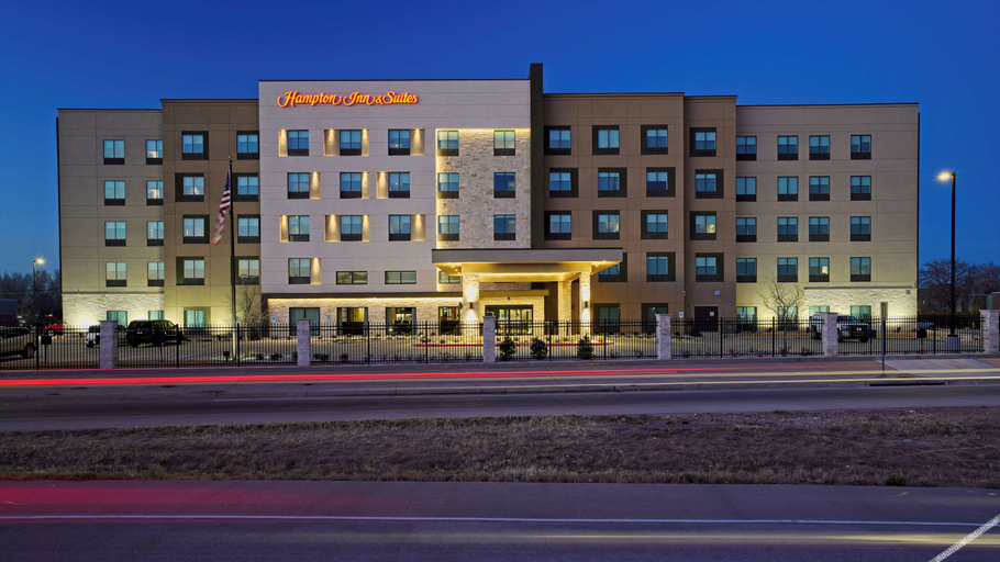 Exterior & Views 1, Hampton Inn & Suites By Hilton Lubbock University, Lubbock