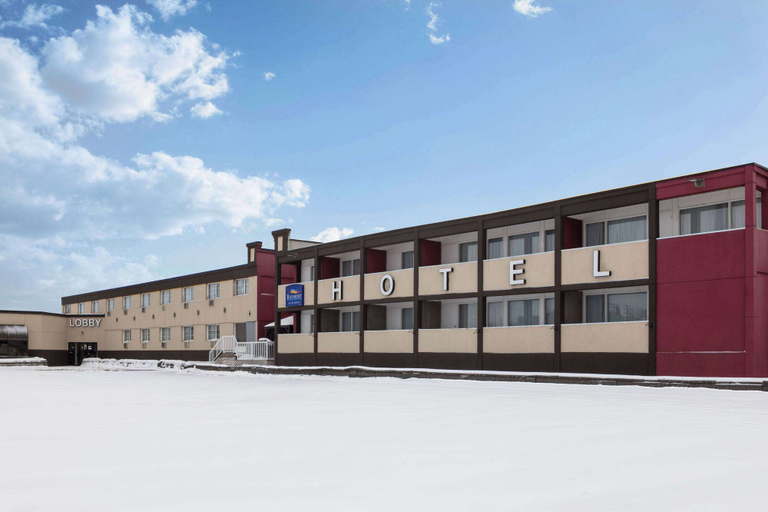 Exterior & Views 2, Baymont by Wyndham Edson, Division No. 14
