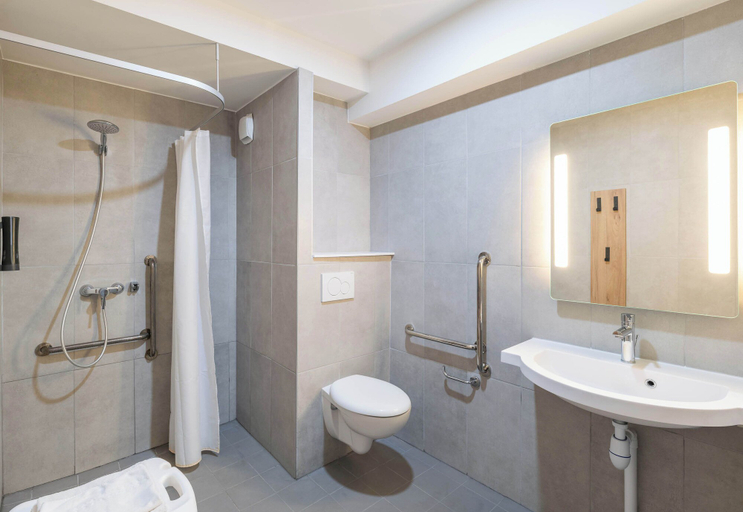 Bathroom 4, B&B HOTEL Bourg-en-Bresse Viriat, Ain
