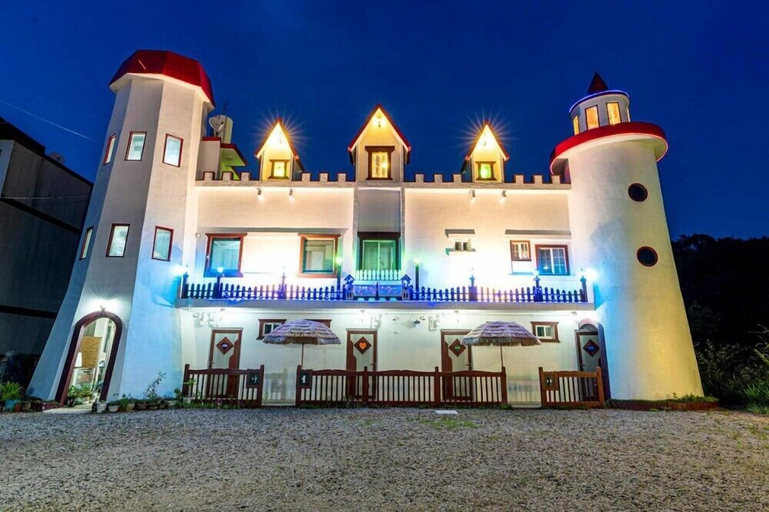 Exterior & Views 2, Windmill and light house pension, Ongjin