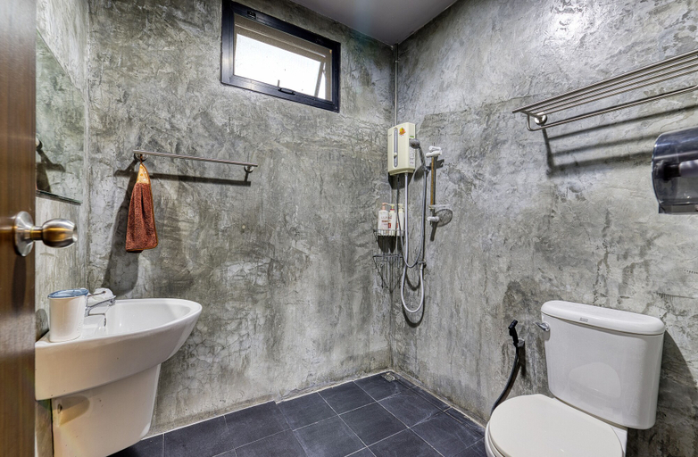 Bathroom 4, Chill at Hill, Pak Chong