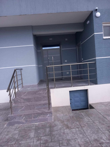Others 2, Riverside house, Beratit