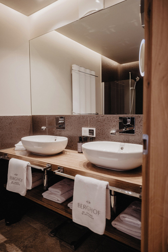 Bathroom 5, Hotel Berghof | St. Johann in Salzburg, Sankt Johann im Pongau