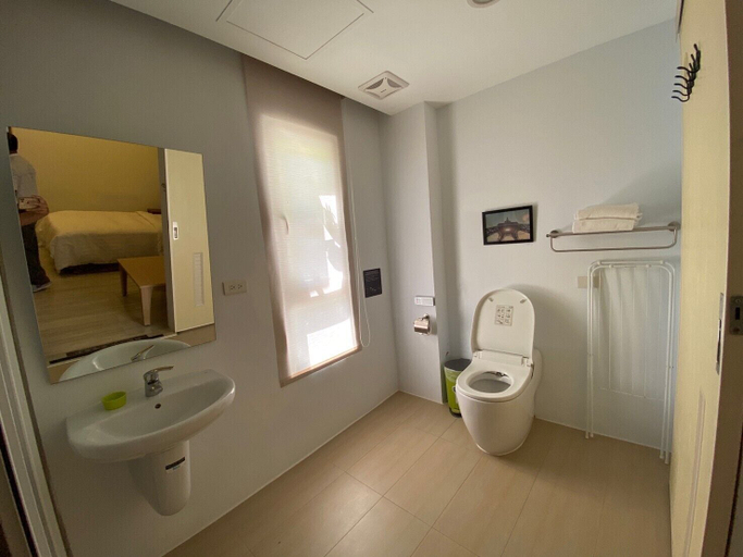 Bathroom 3, LAINN Nanwan, Pingtung